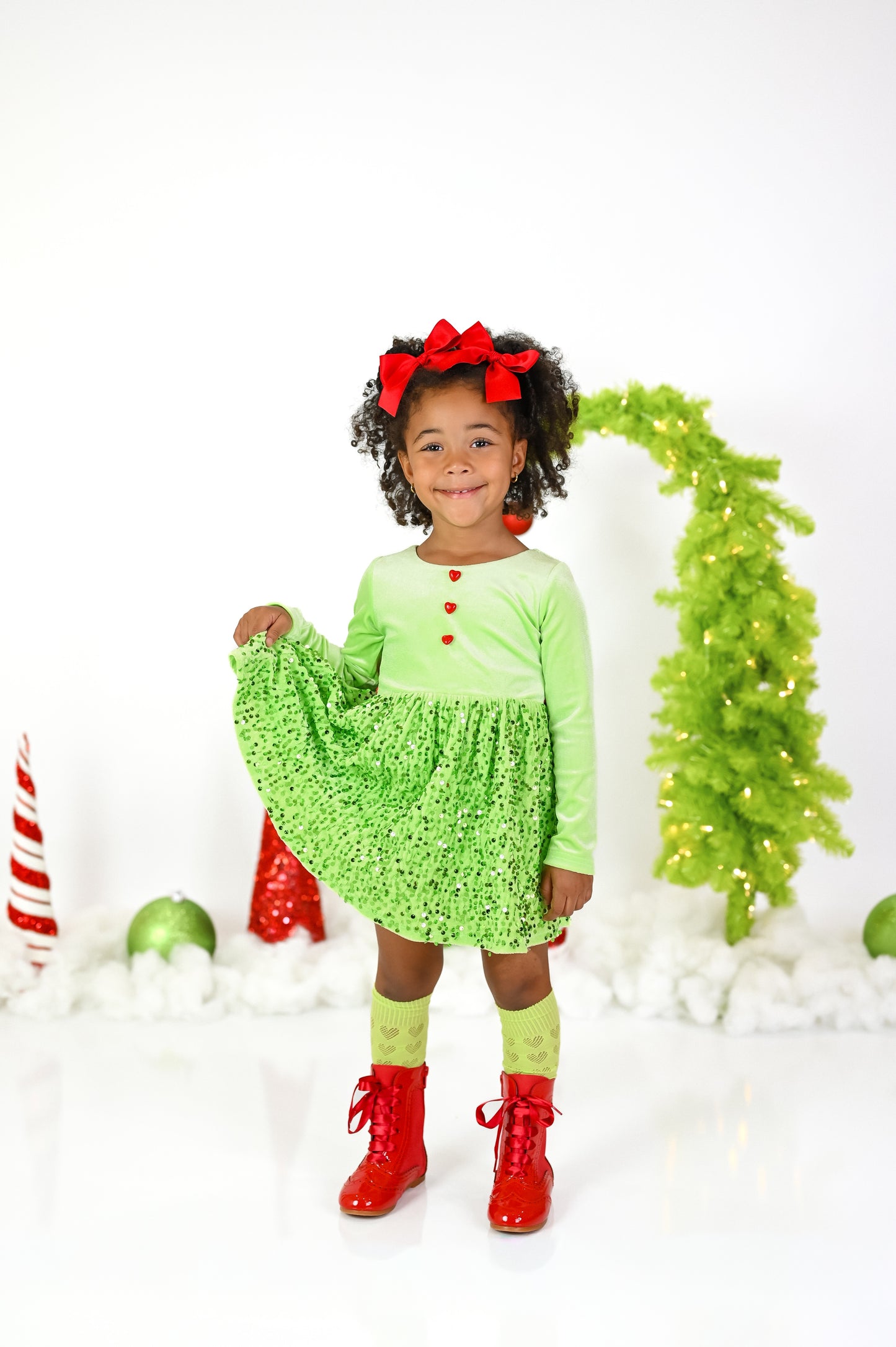 Pointelle heart knee high socks