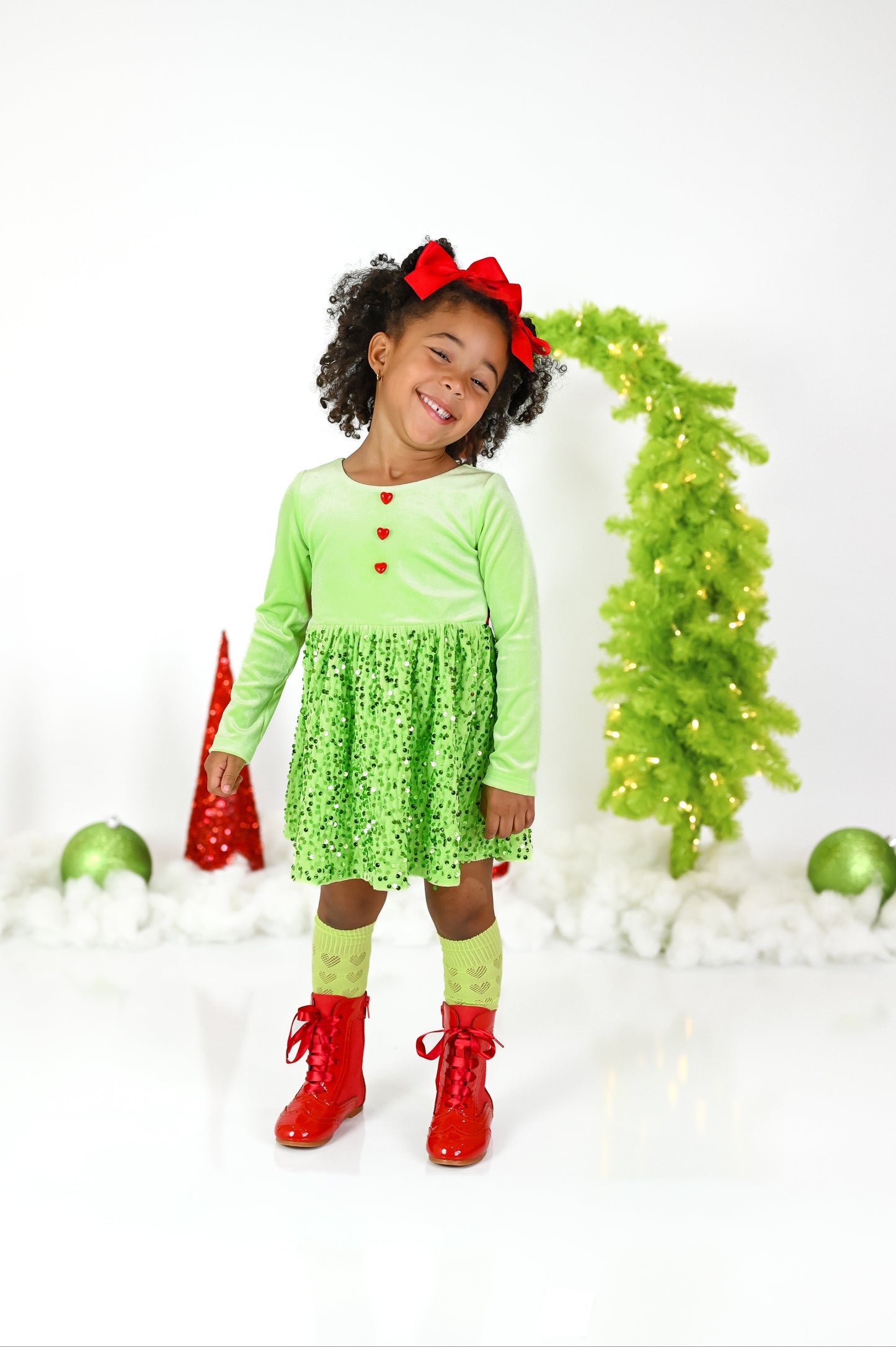 Pointelle heart knee high socks