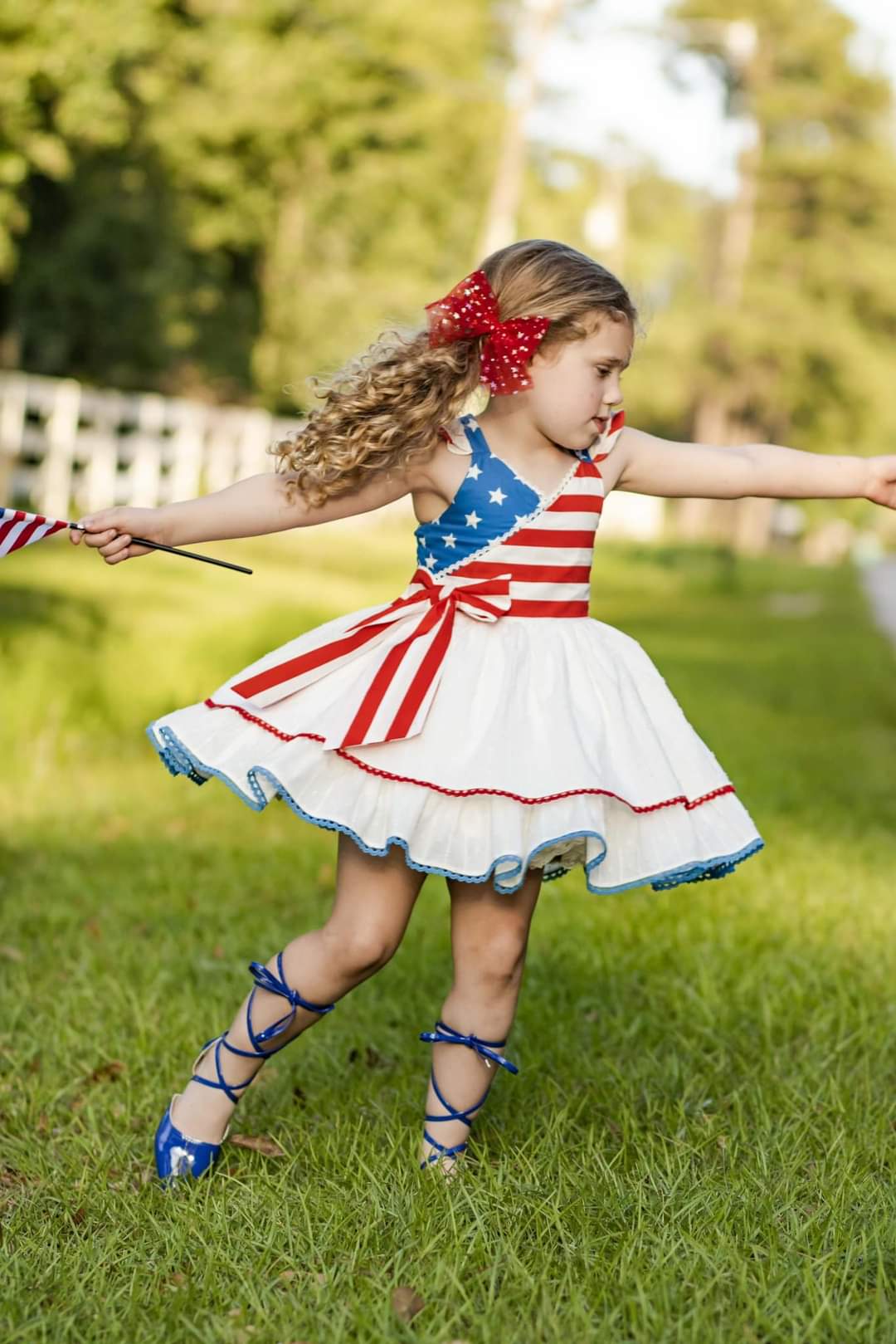 Pointy toe patent faux leather lace up shoes