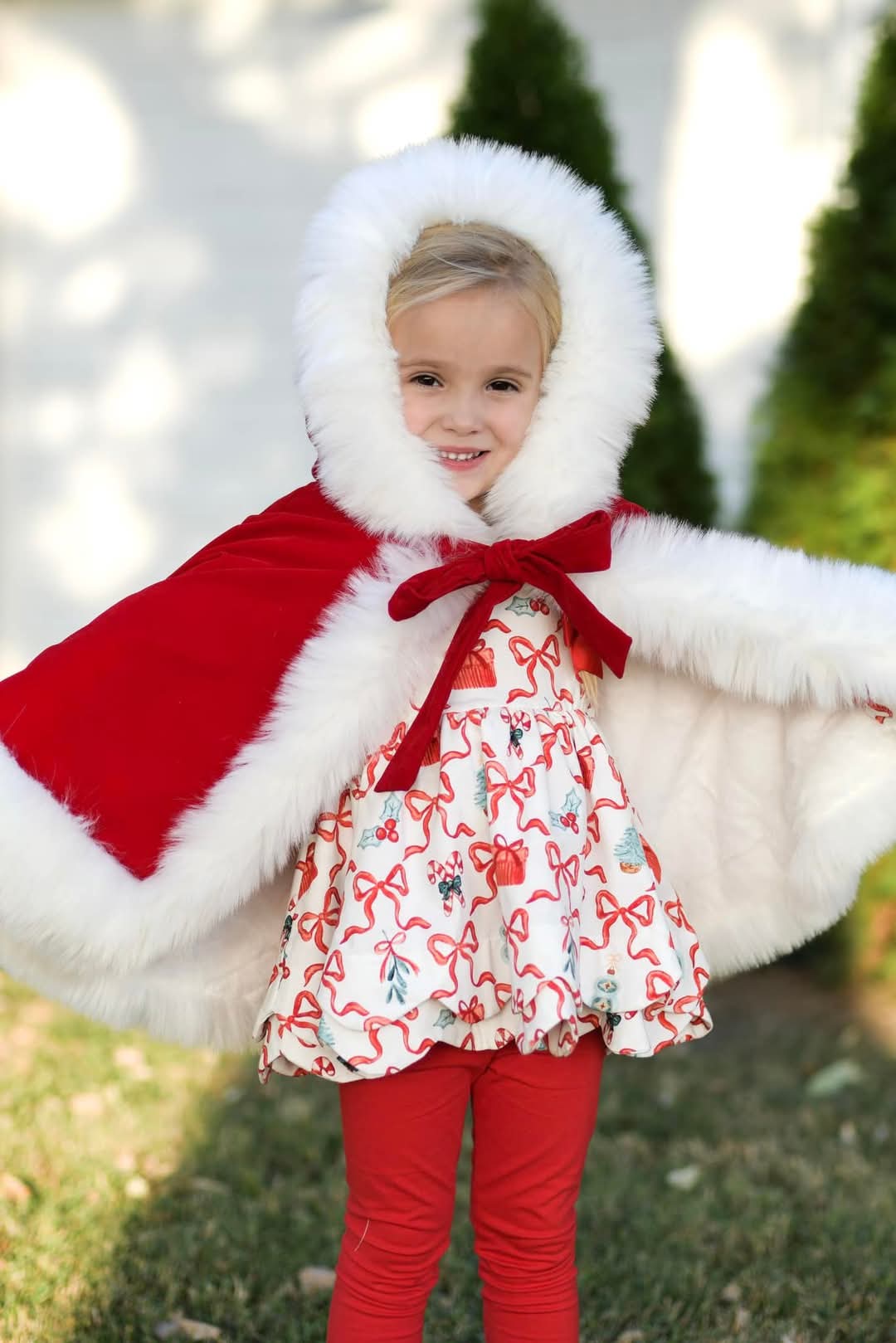Santa baby hooded cape with fur