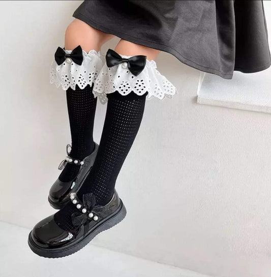 Eyelet ruffle Stockings