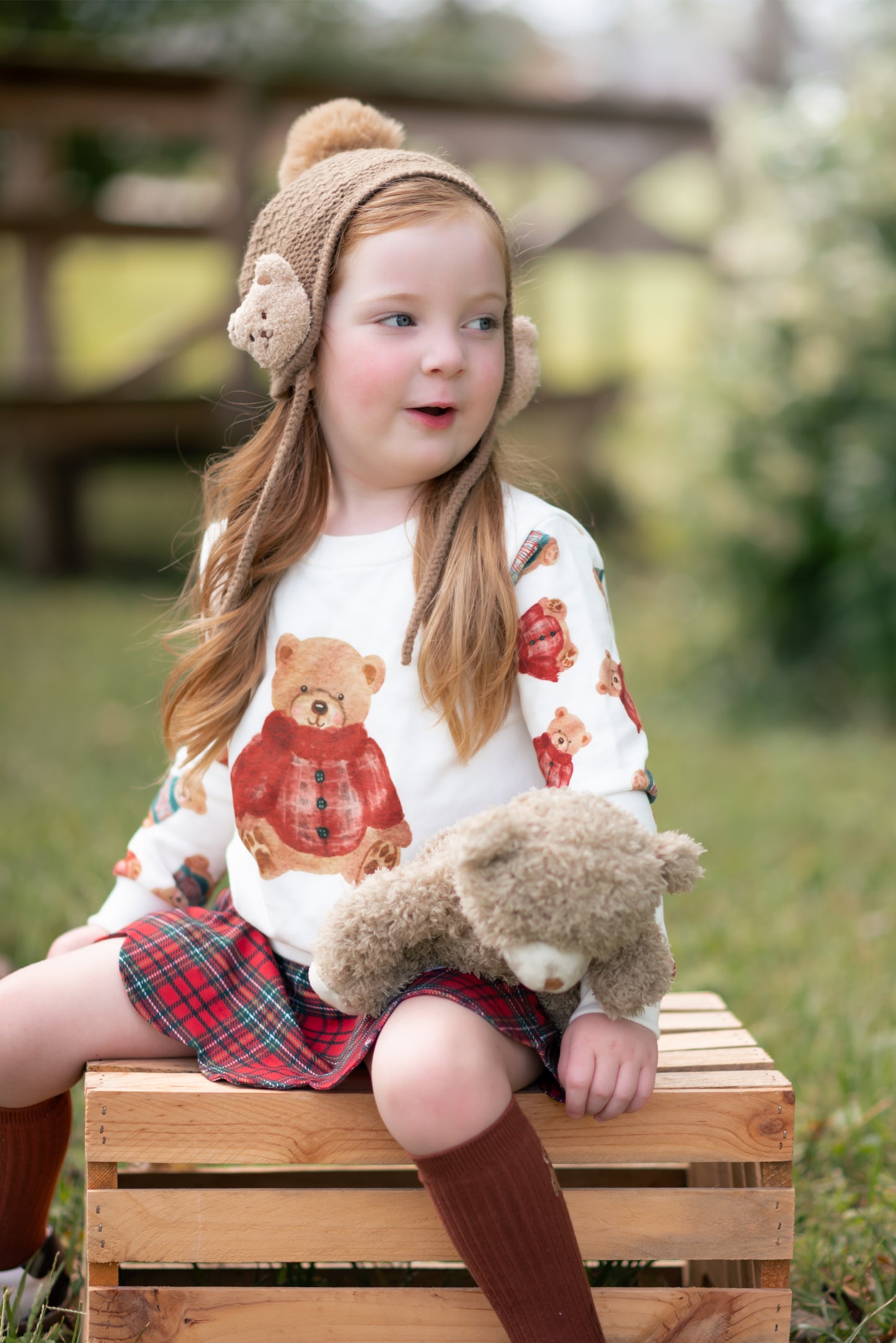 Bear pom knit hat