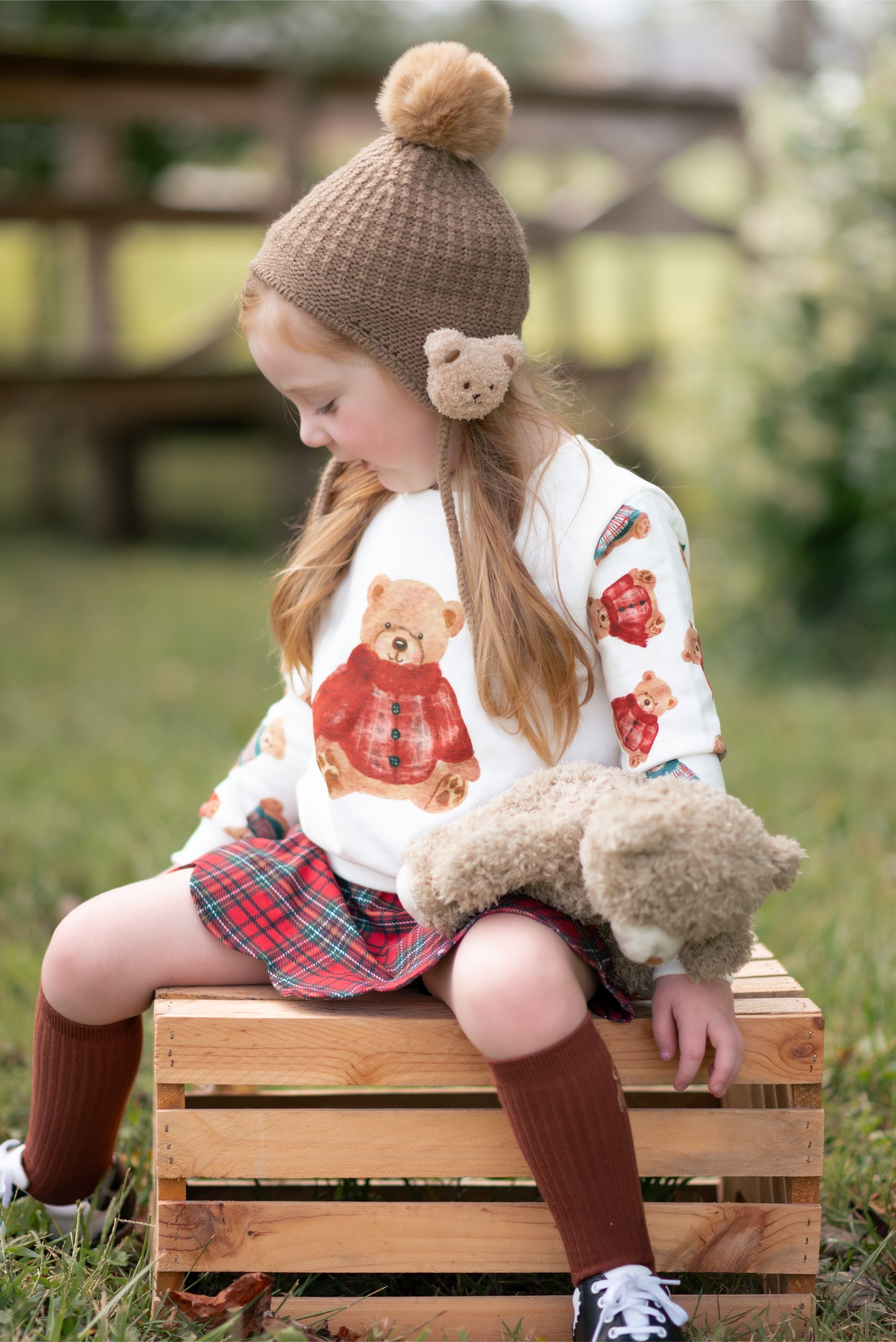 Bear pom knit hat