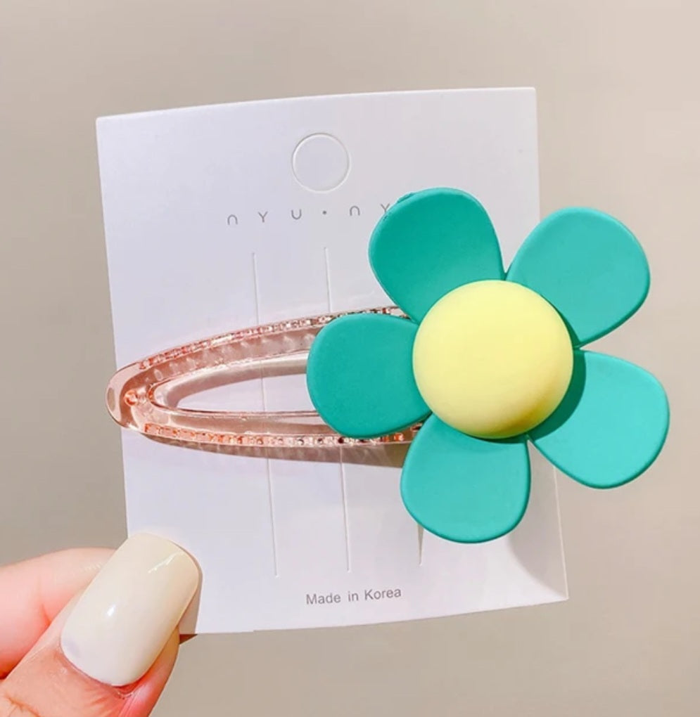 Flower hair clip