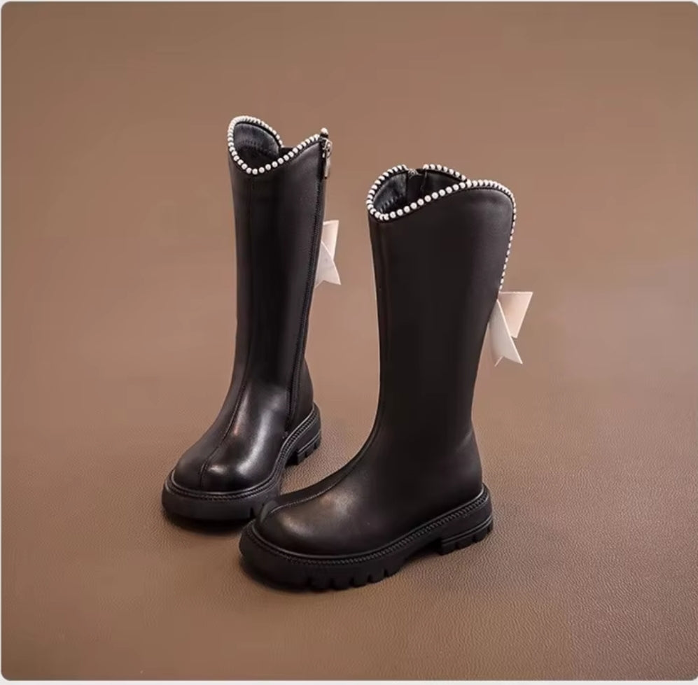 Ari bow back boots