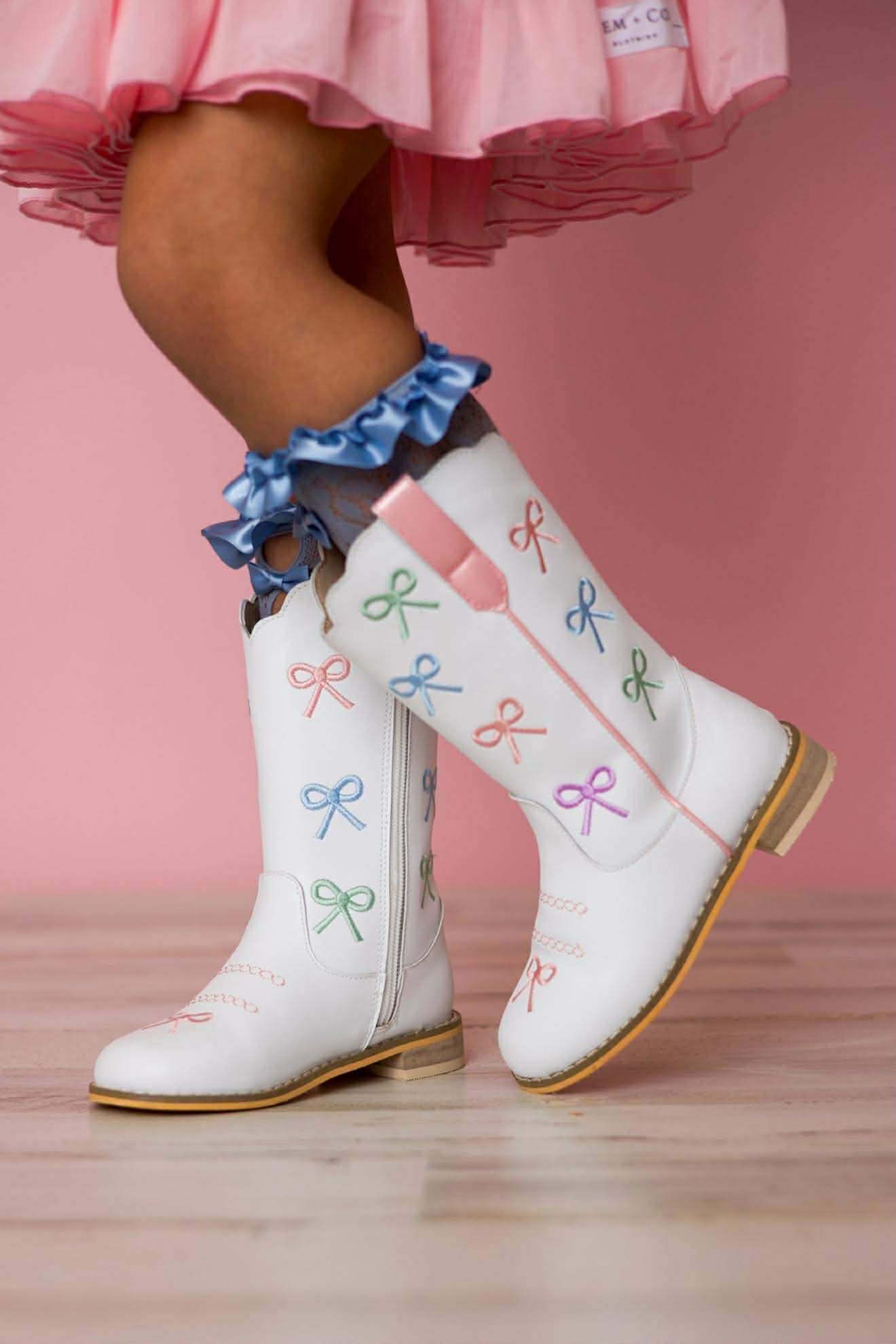 Rodeo Ribbons Bow embroidered cowboy boots