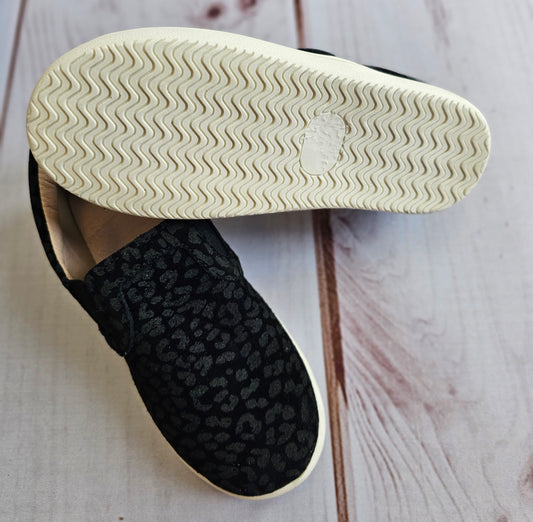 Black Leopard slides