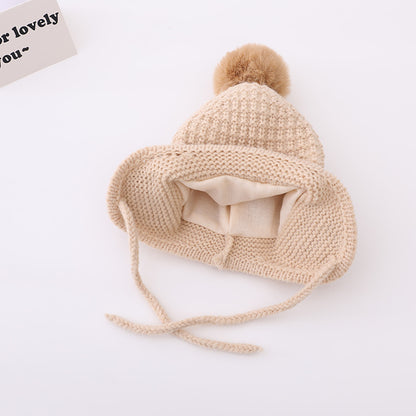 Bear pom knit hat