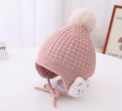 Bear pom knit hat