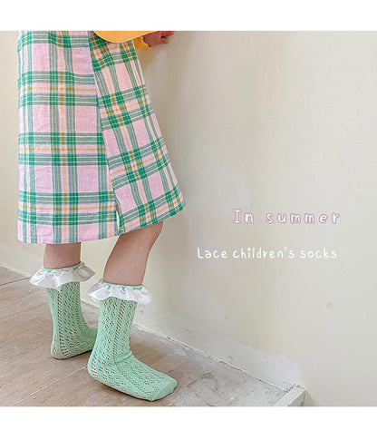 Pastel crochet socks - white ruffle