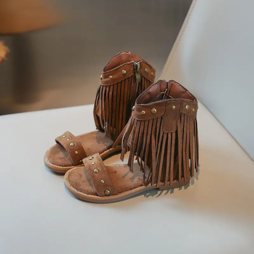 Saddle Fringe rivet sandals