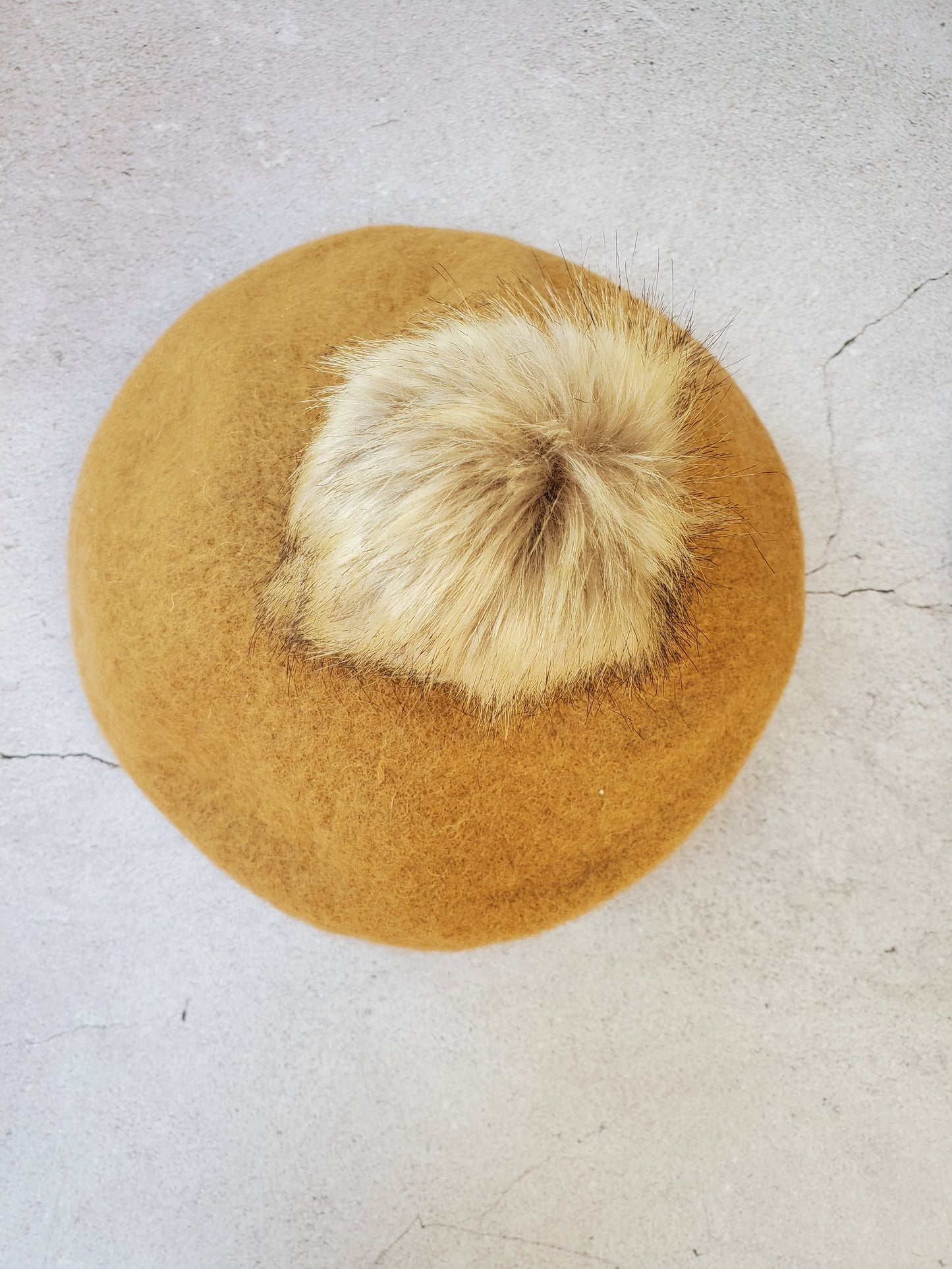 Fur pom beret (large pom)