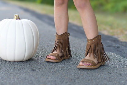 Saddle Fringe rivet sandals