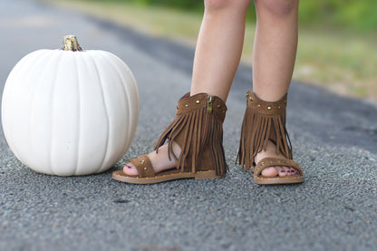 Saddle Fringe rivet sandals