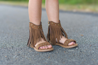 Saddle Fringe rivet sandals