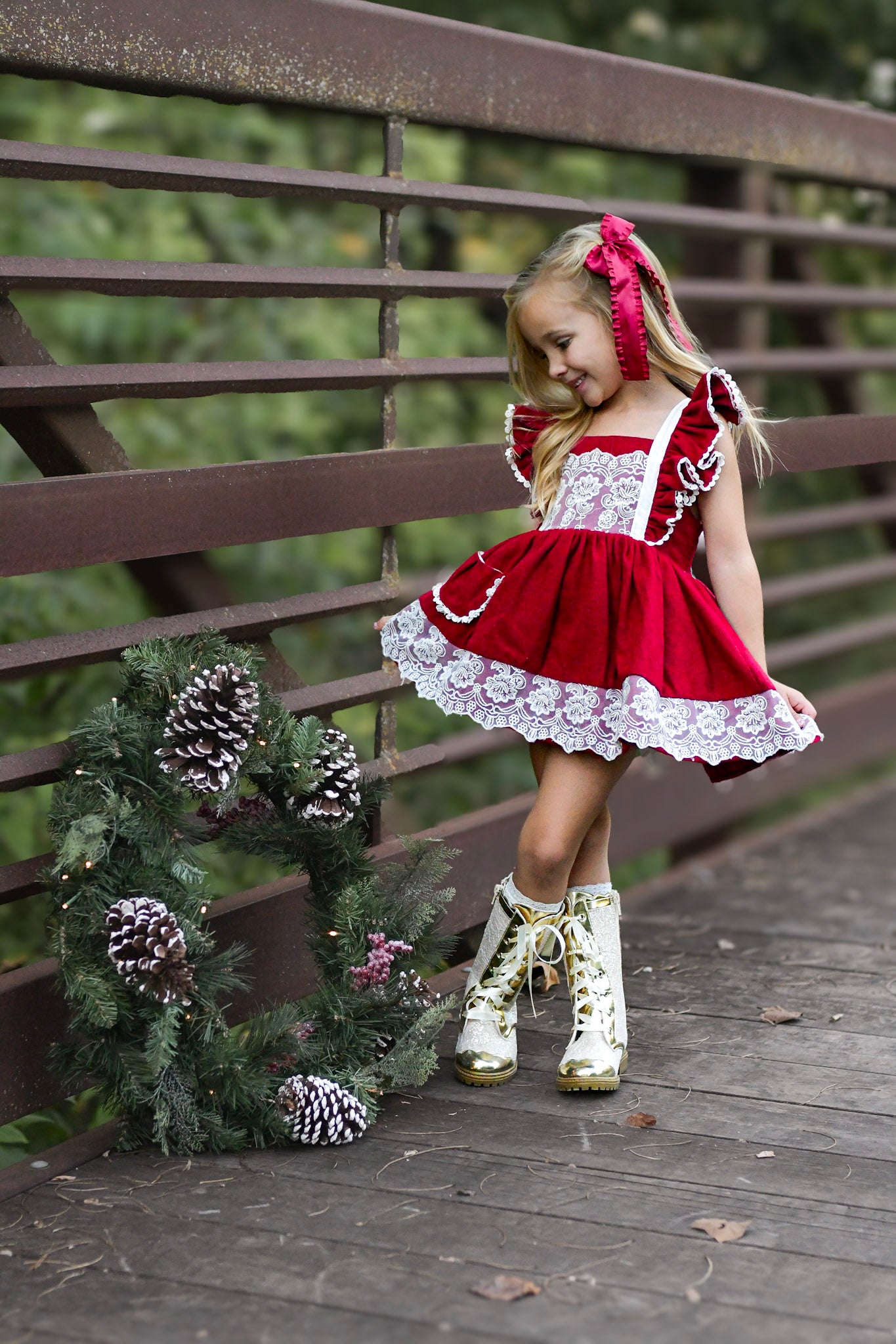 Goldie scallop lace boots