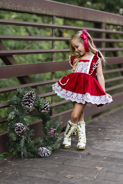 Goldie scallop lace boots