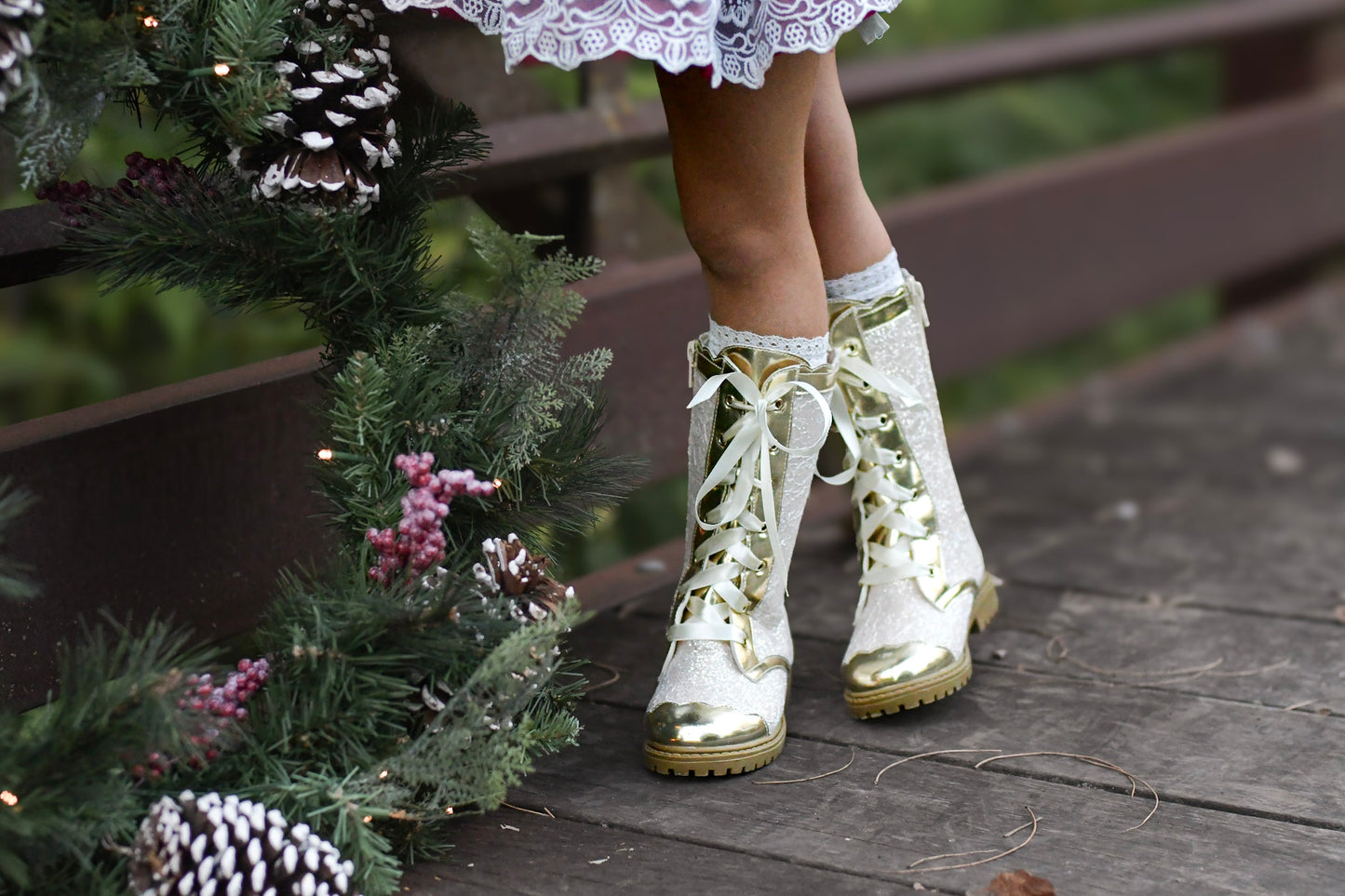 Goldie scallop lace boots