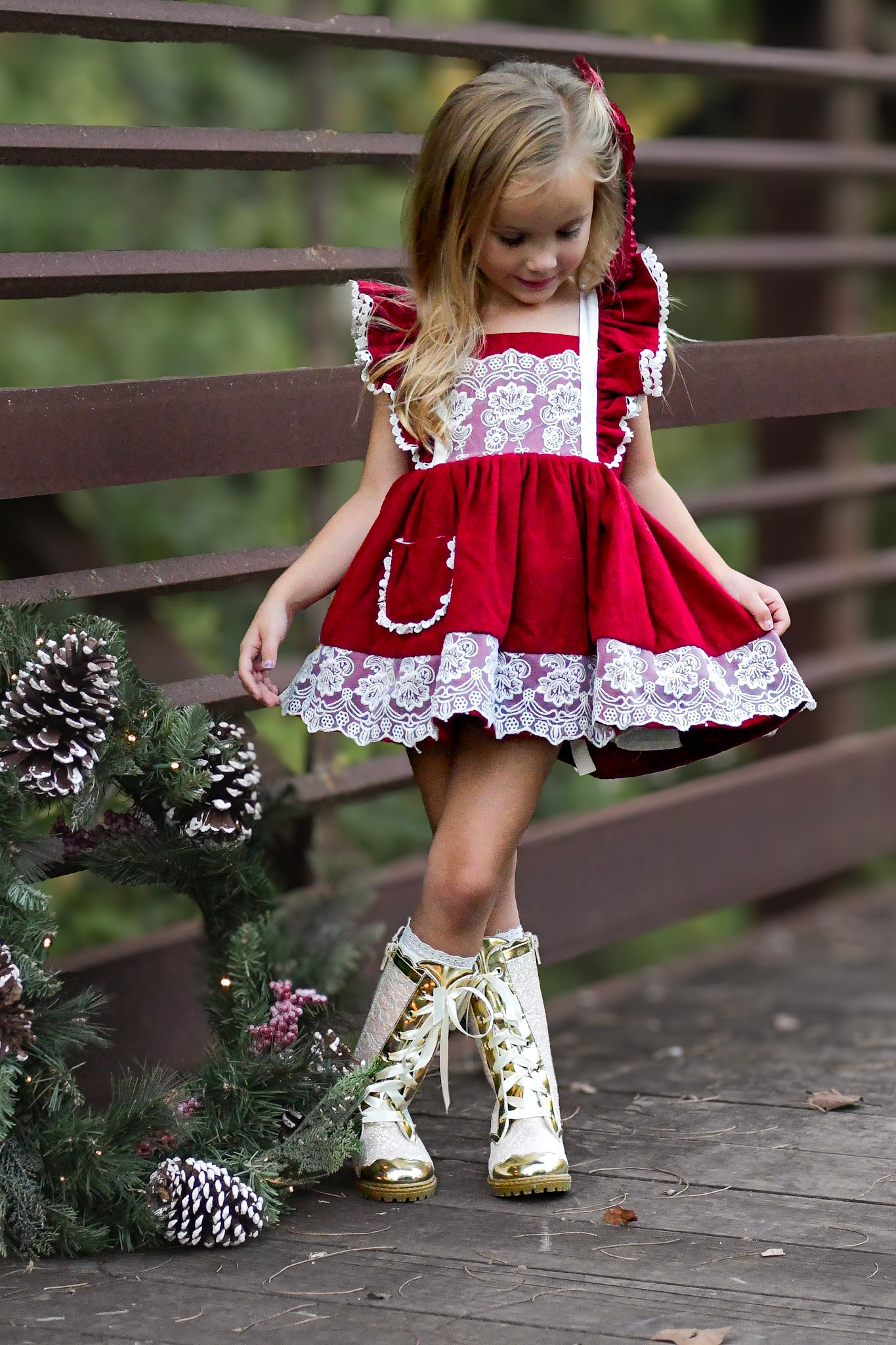 Goldie scallop lace boots