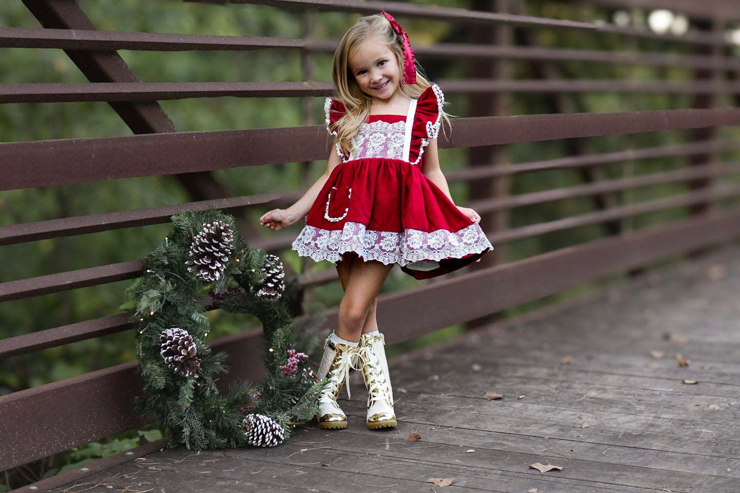 Goldie scallop lace boots