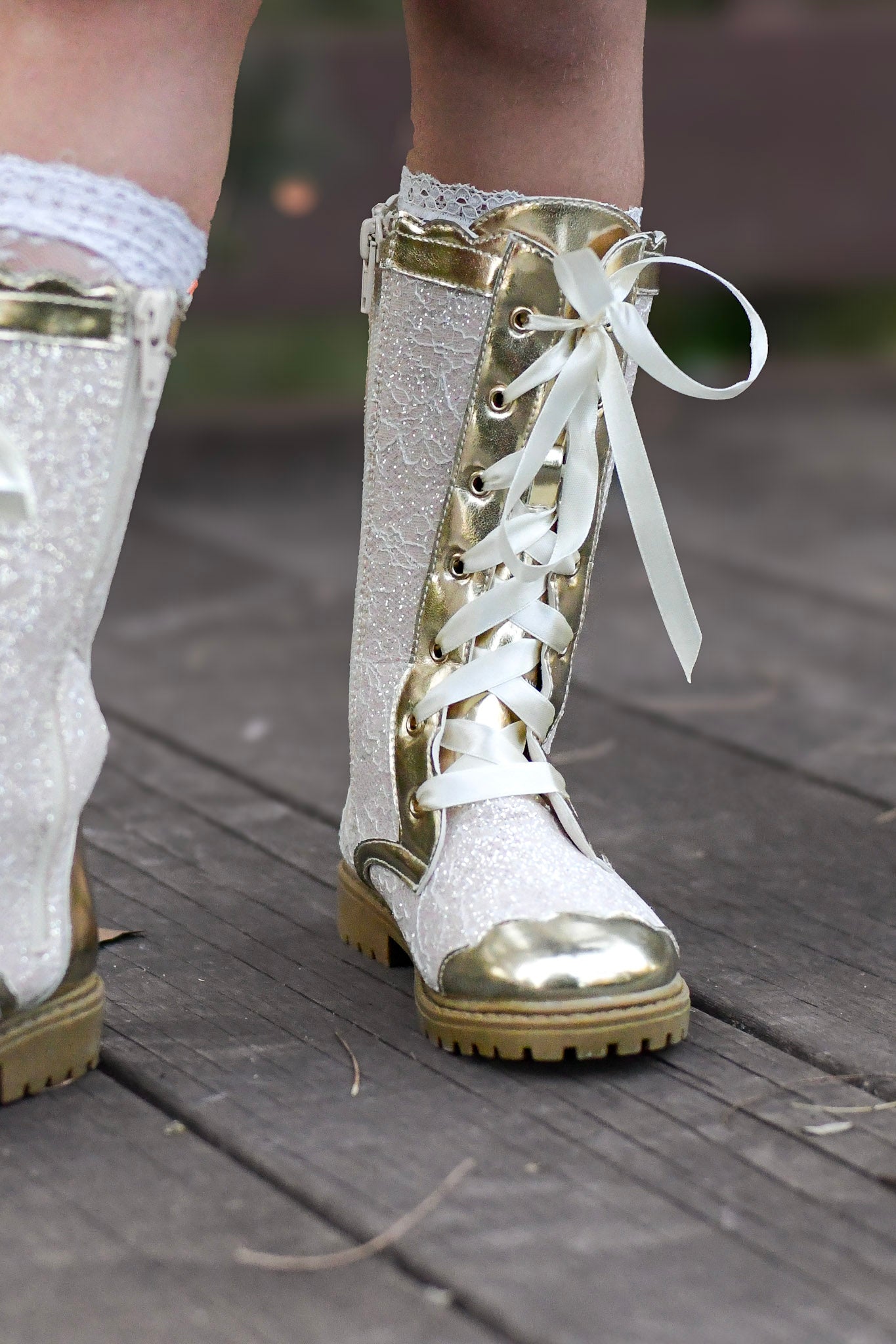 Goldie scallop lace boots