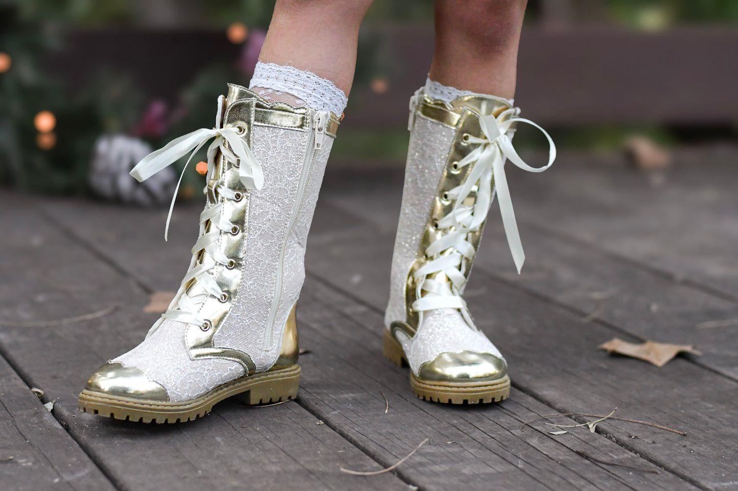 Goldie scallop lace boots