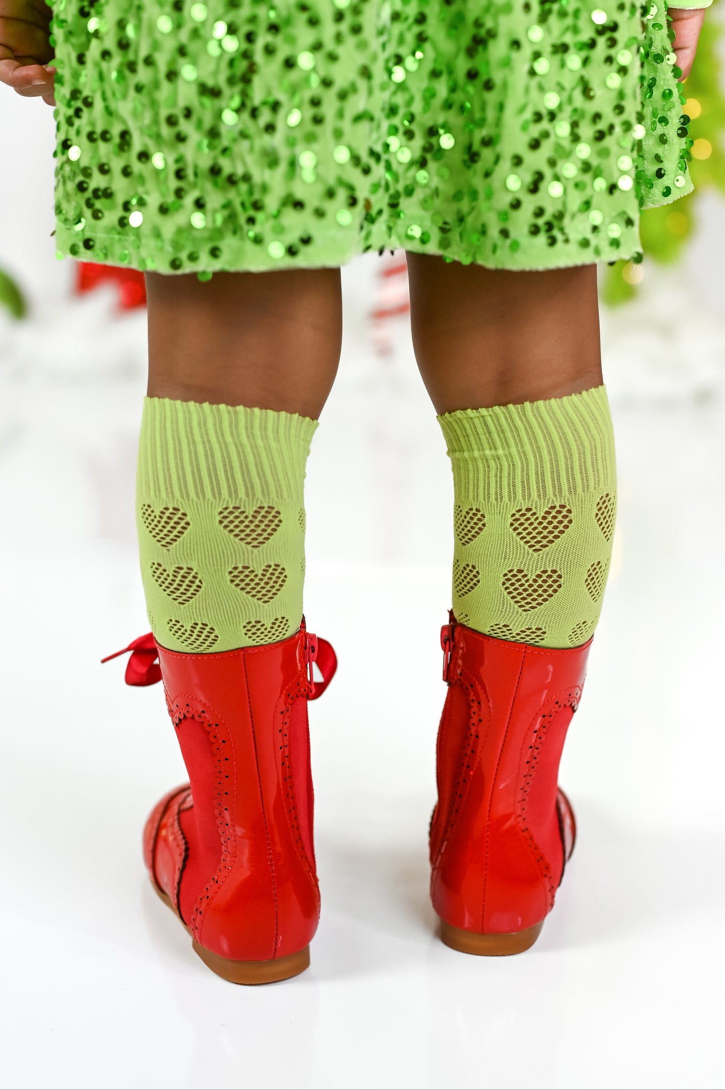 Pointelle heart knee high socks