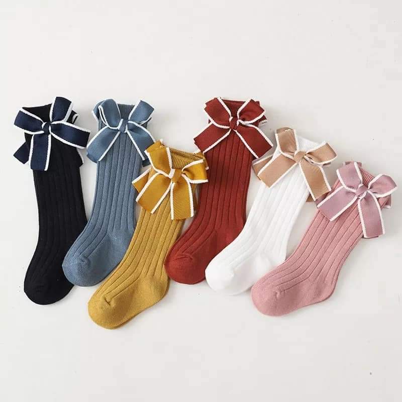 Contrast trim bow socks