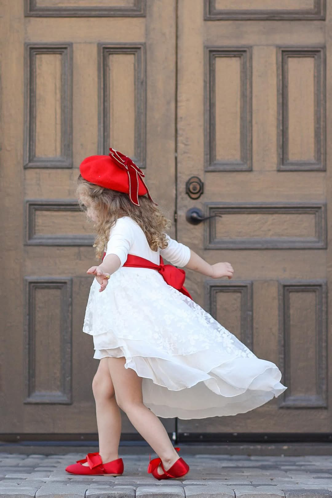 Contrast bow beret