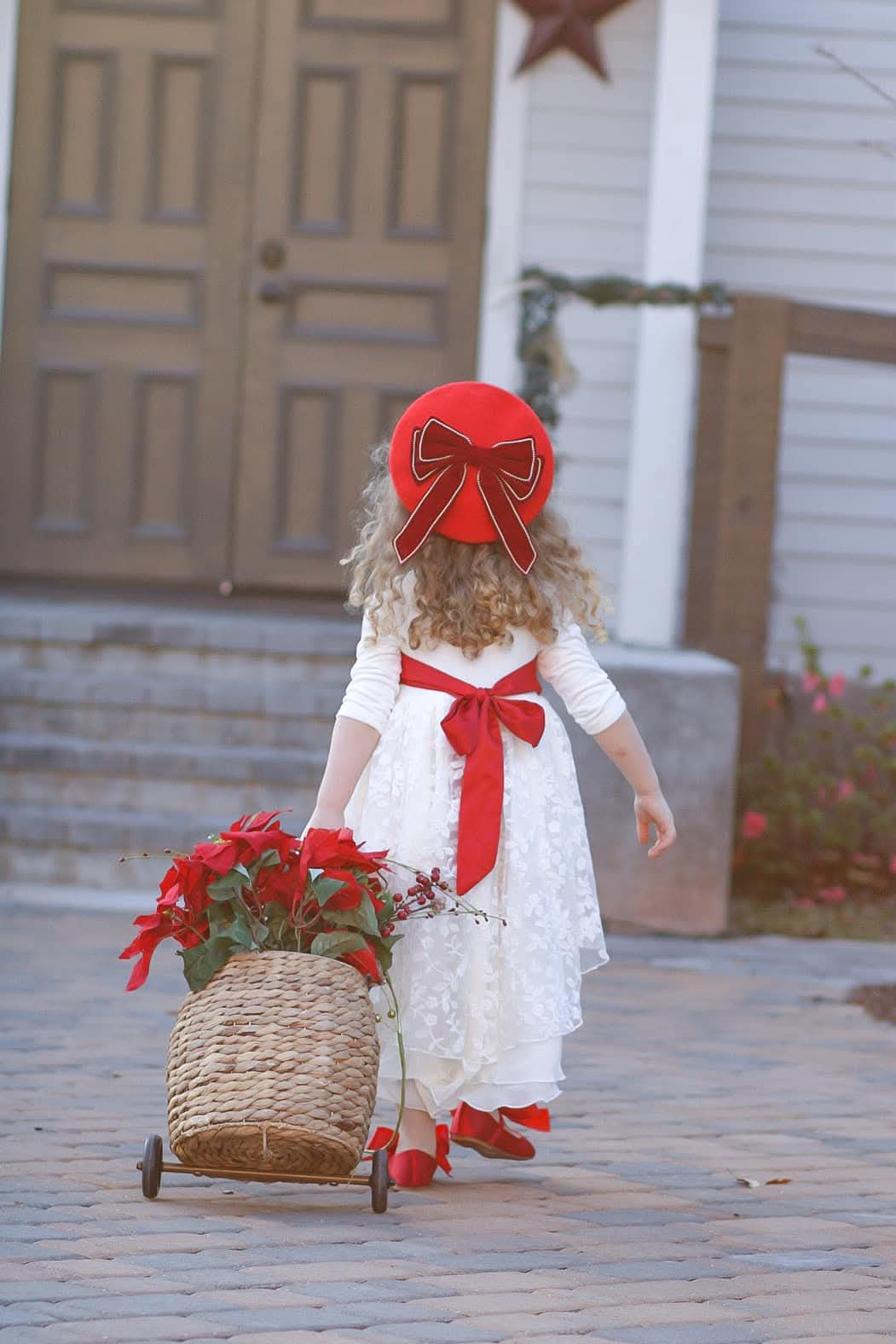 Contrast bow beret