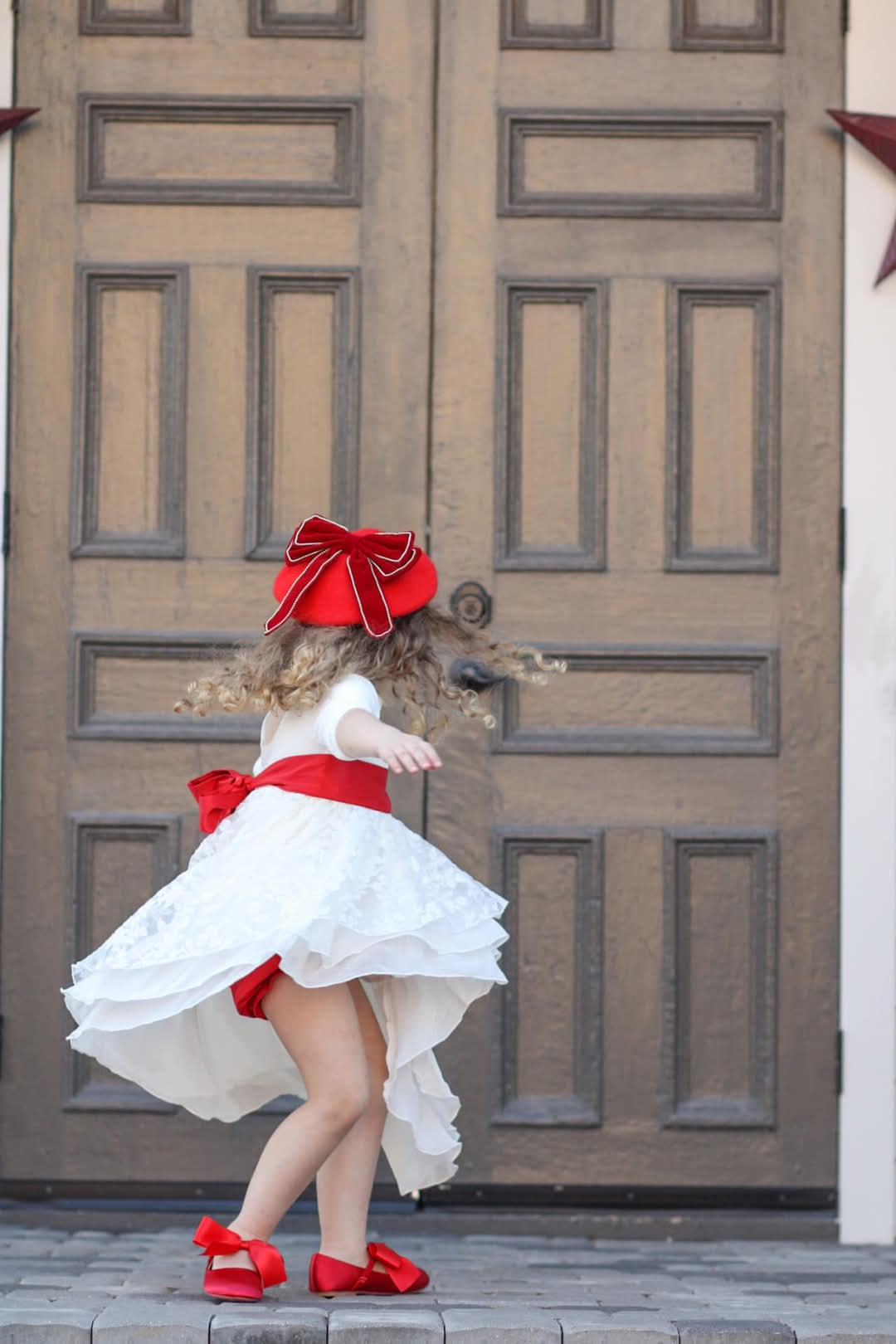 Contrast bow beret