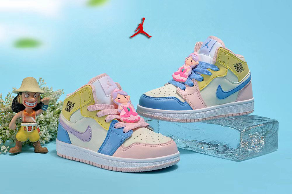 Character Sneakers pre-order