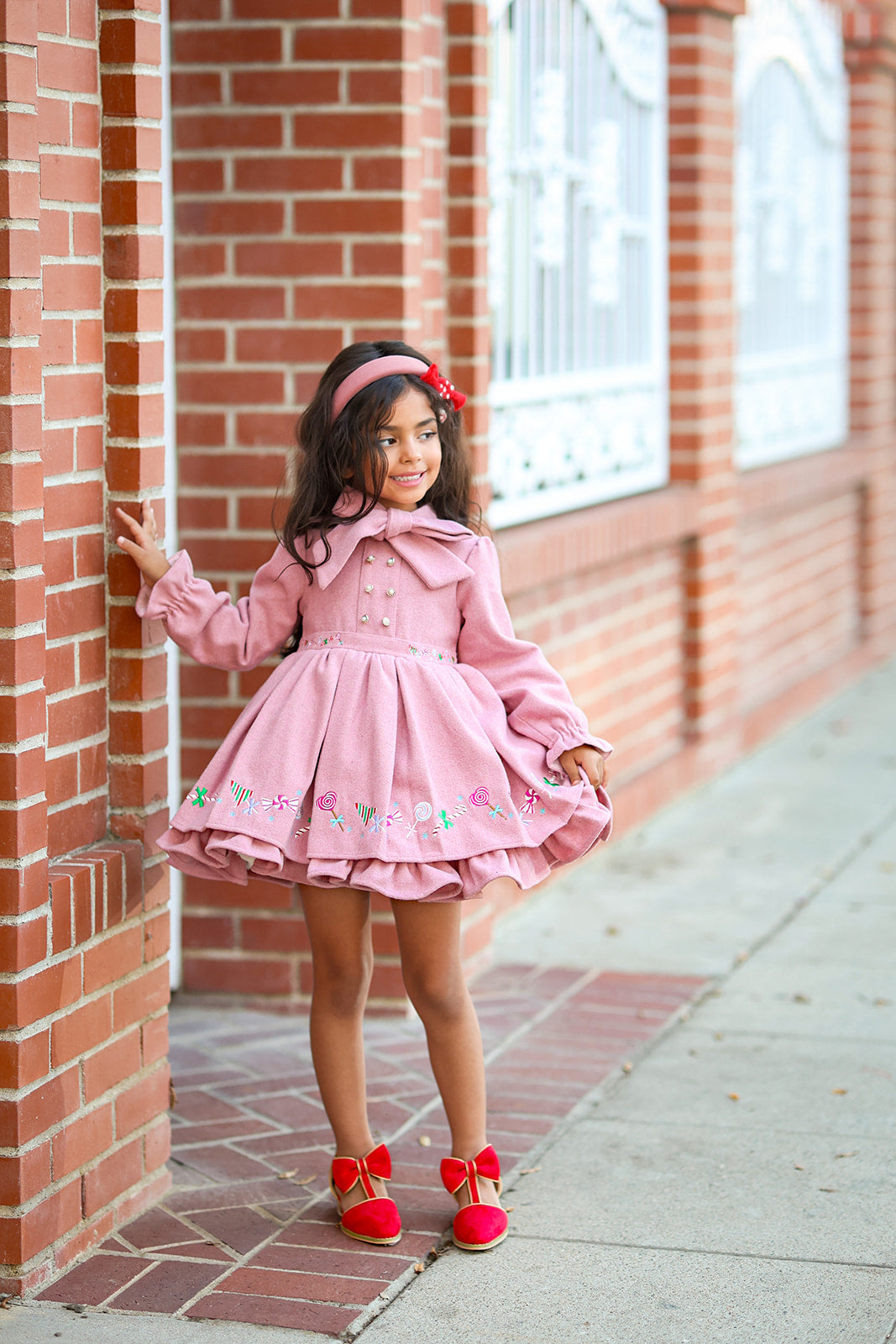 Scarlet sweetheart heels