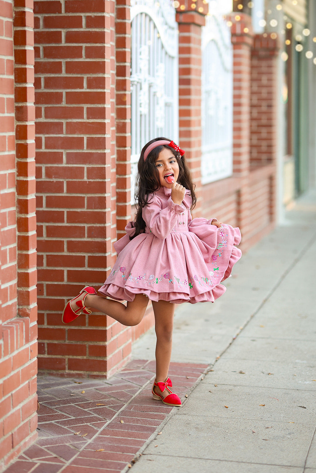 Scarlet sweetheart heels
