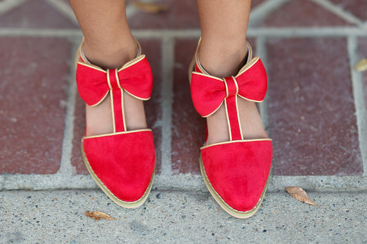 Scarlet sweetheart heels