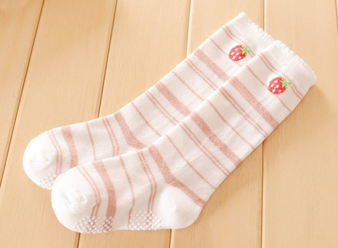 Berry Sweet Strawberry Socks