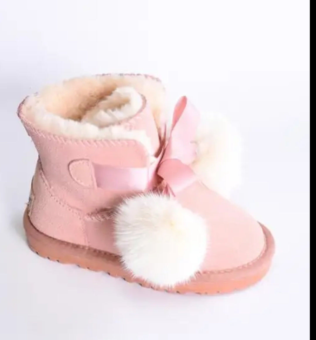 Aspen short pom pom boots