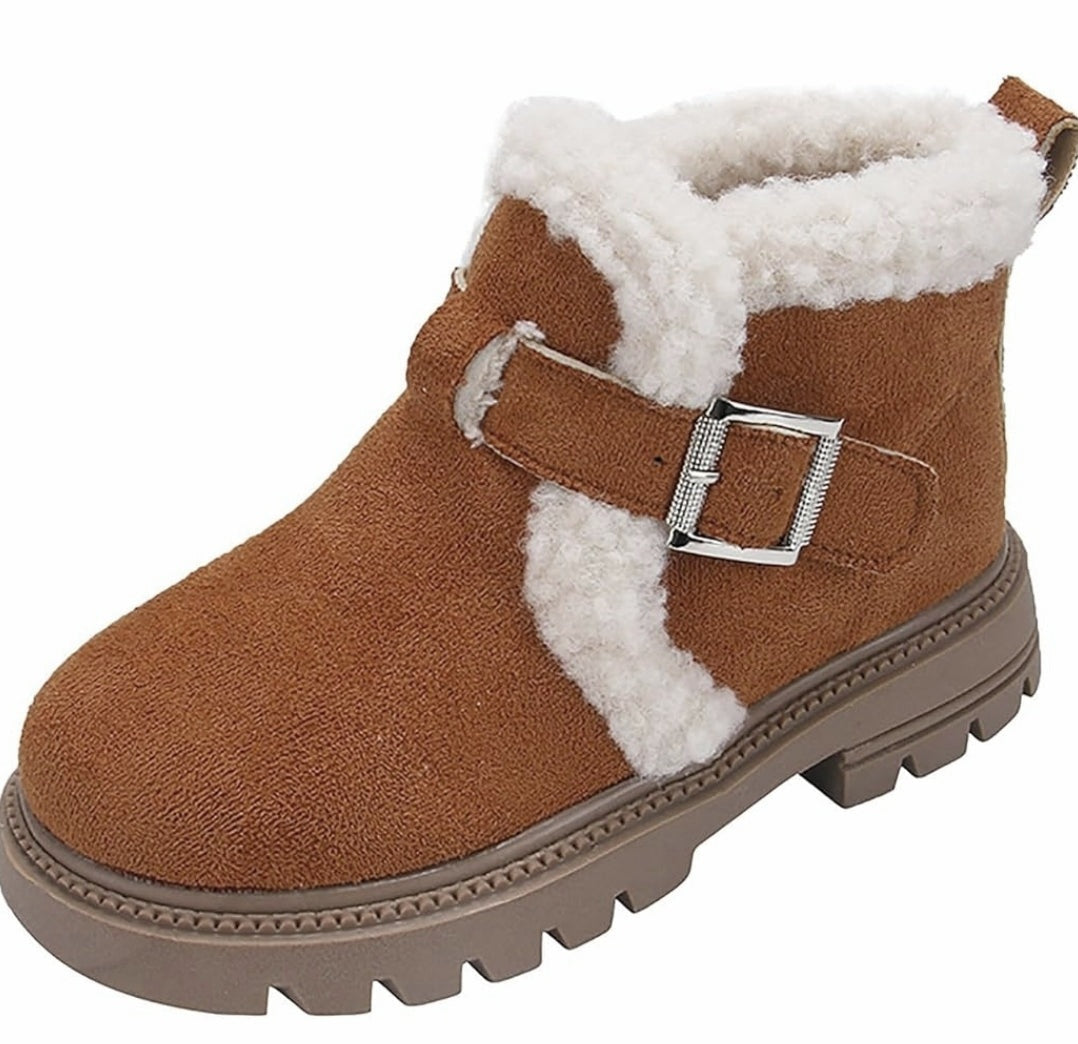 Sherpa Winter buckle boots