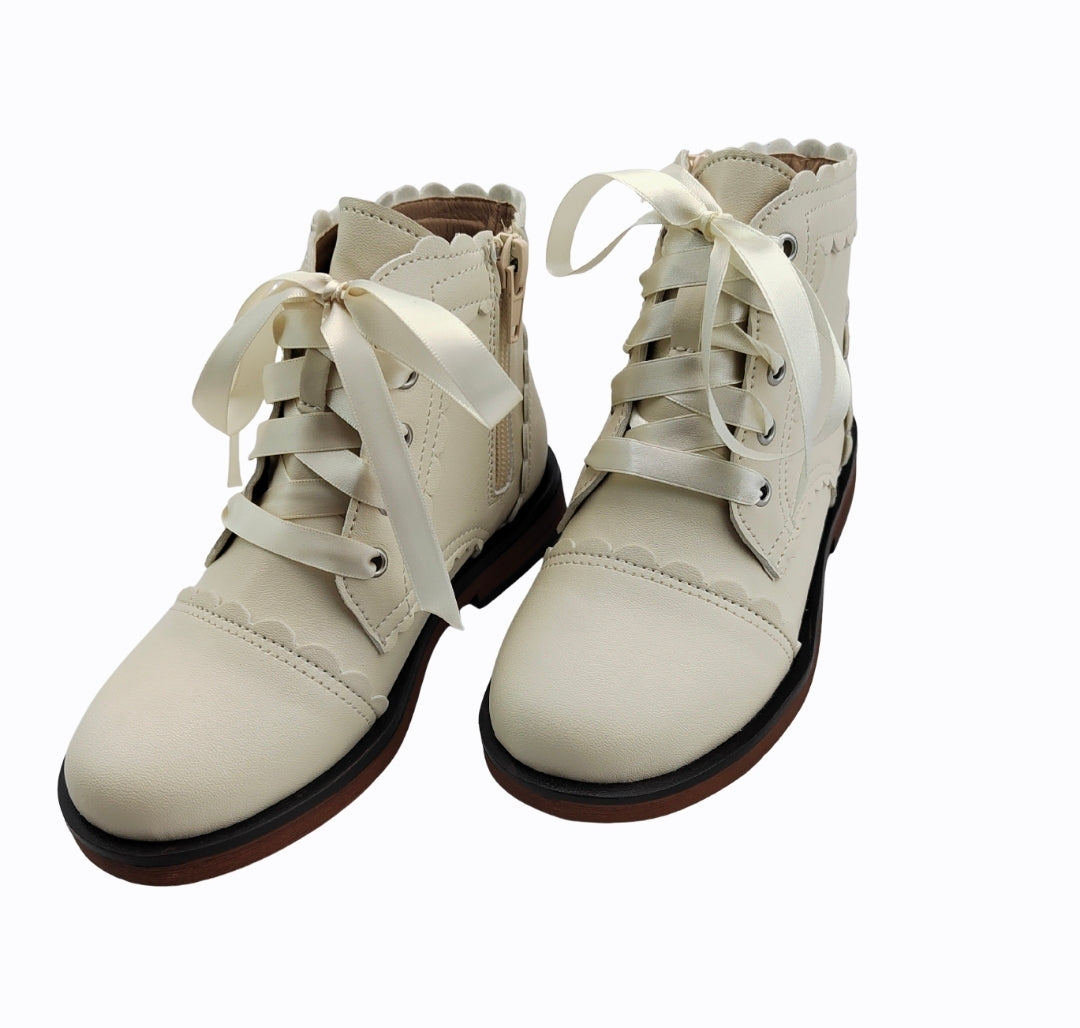 Madeline scallop boots