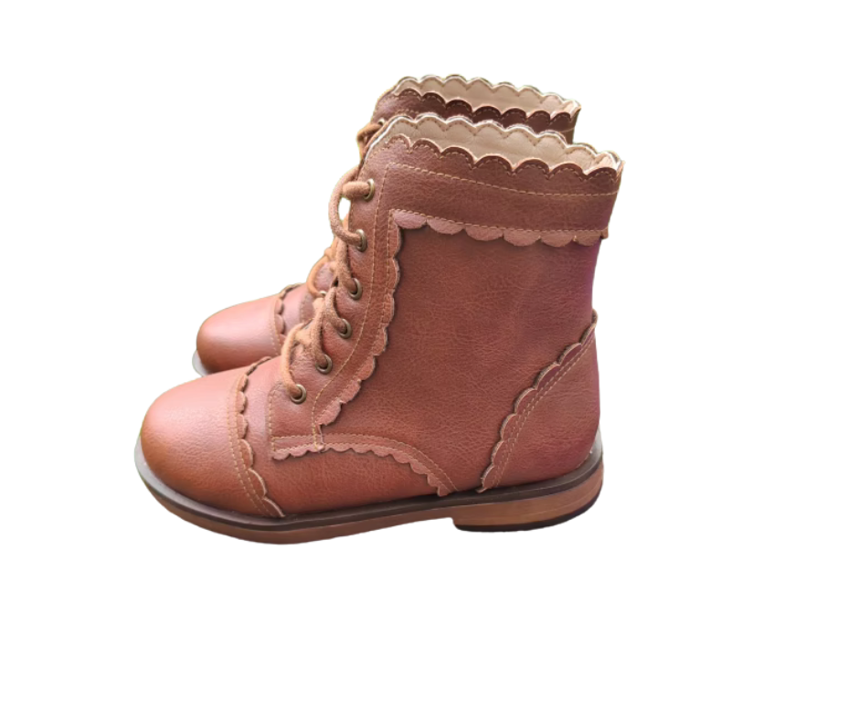 Maple lace scalloped boots