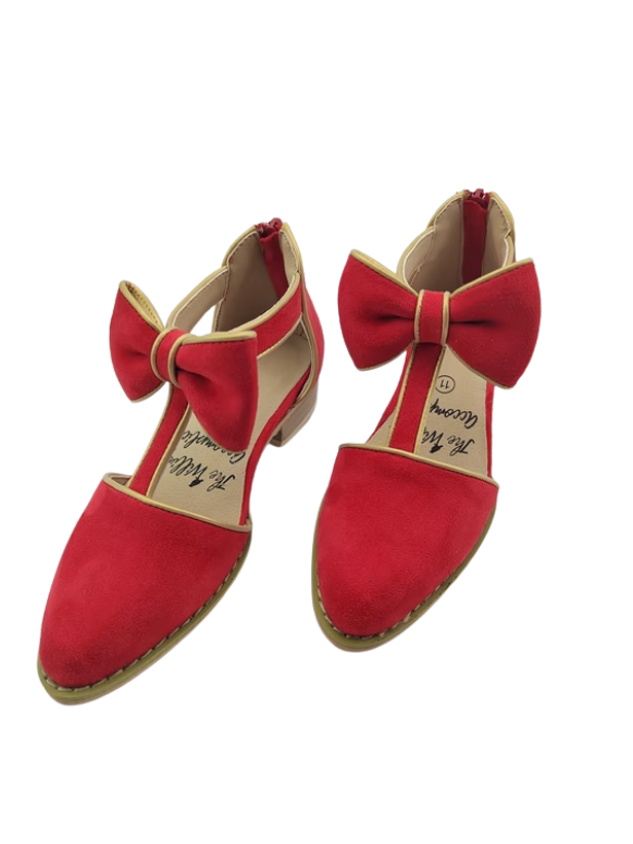 Scarlet sweetheart heels