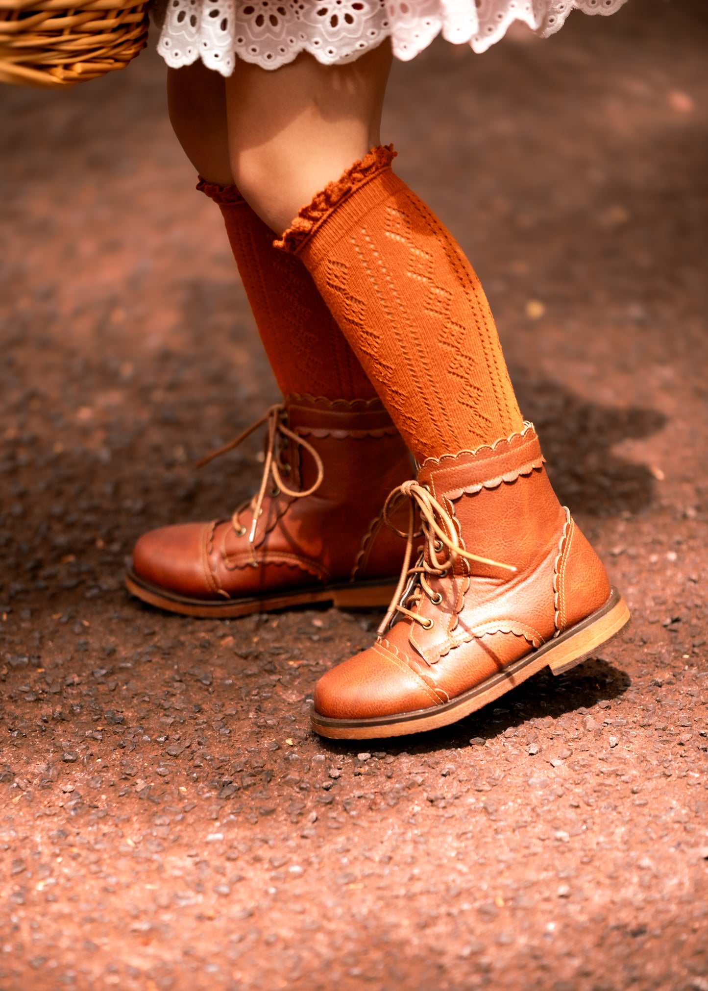 Maple lace scalloped boots