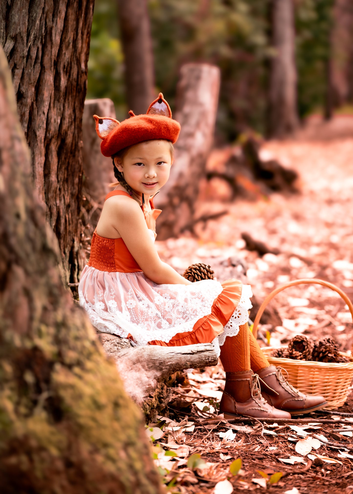 Maple lace scalloped boots