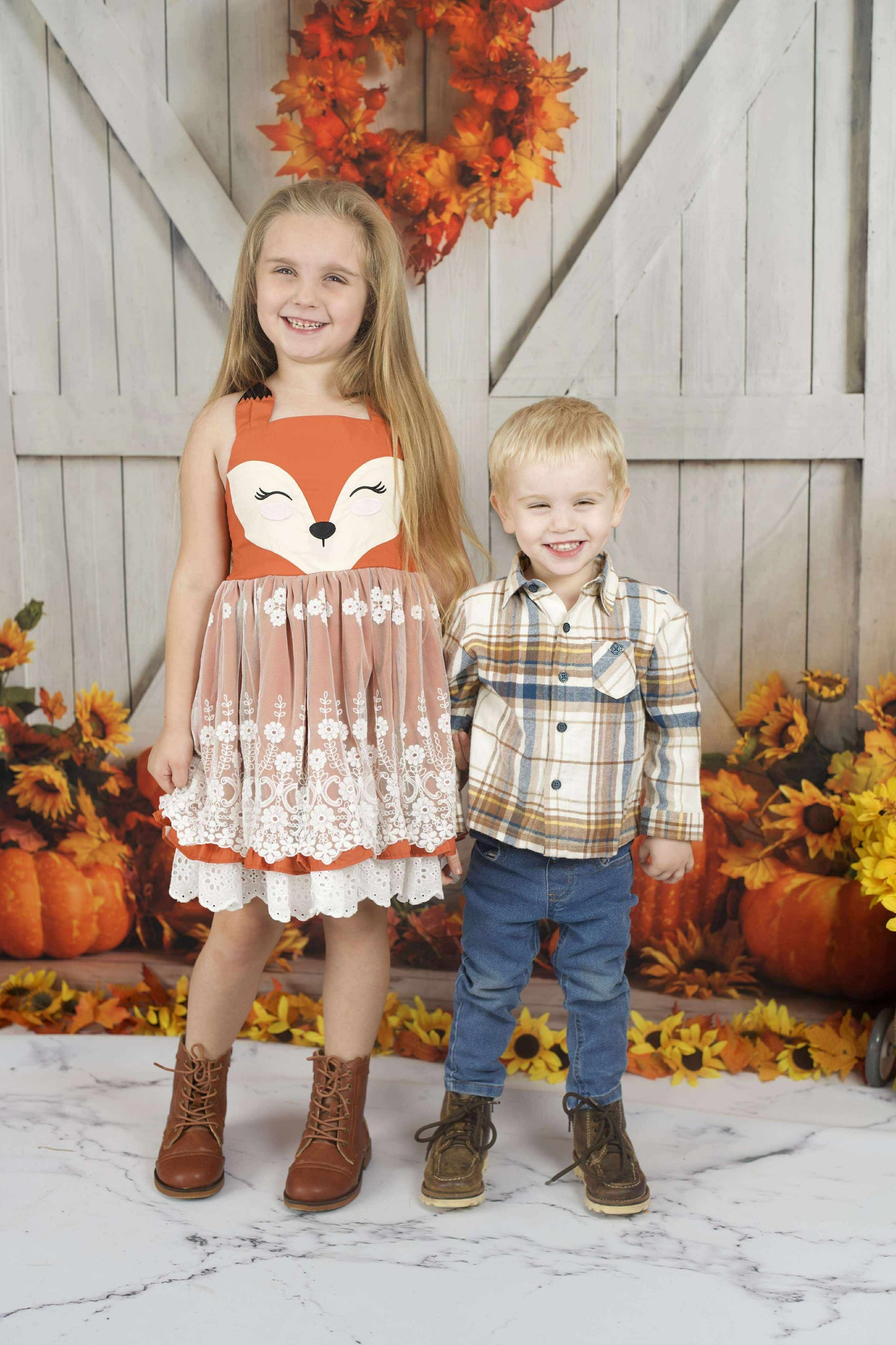 Maple lace scalloped boots