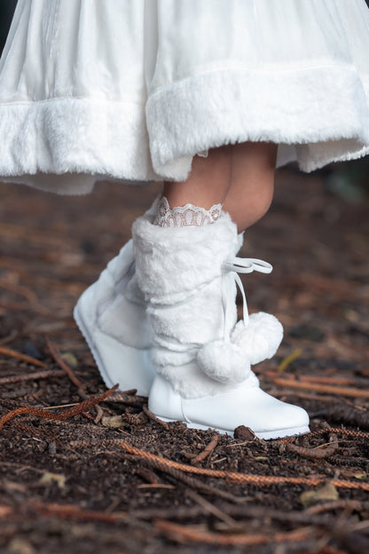 Boots with the fur Pom pom boots Girls & Womens