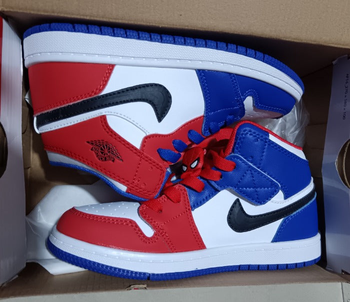 Character Sneakers pre-order