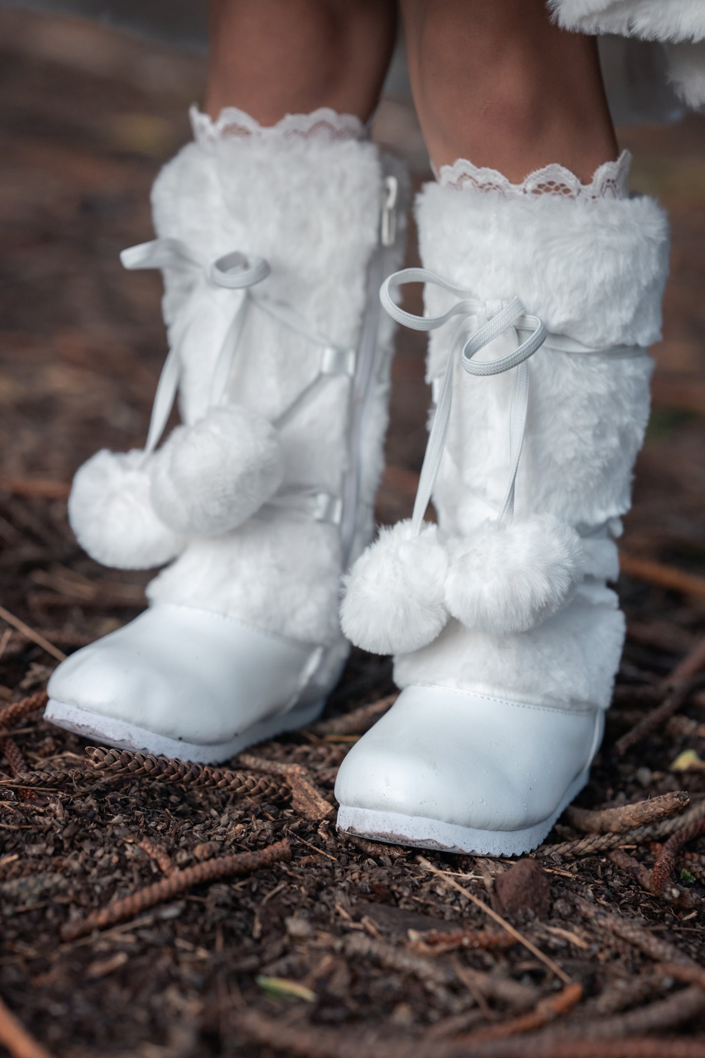 Boots with the fur Pom pom boots Girls & Womens