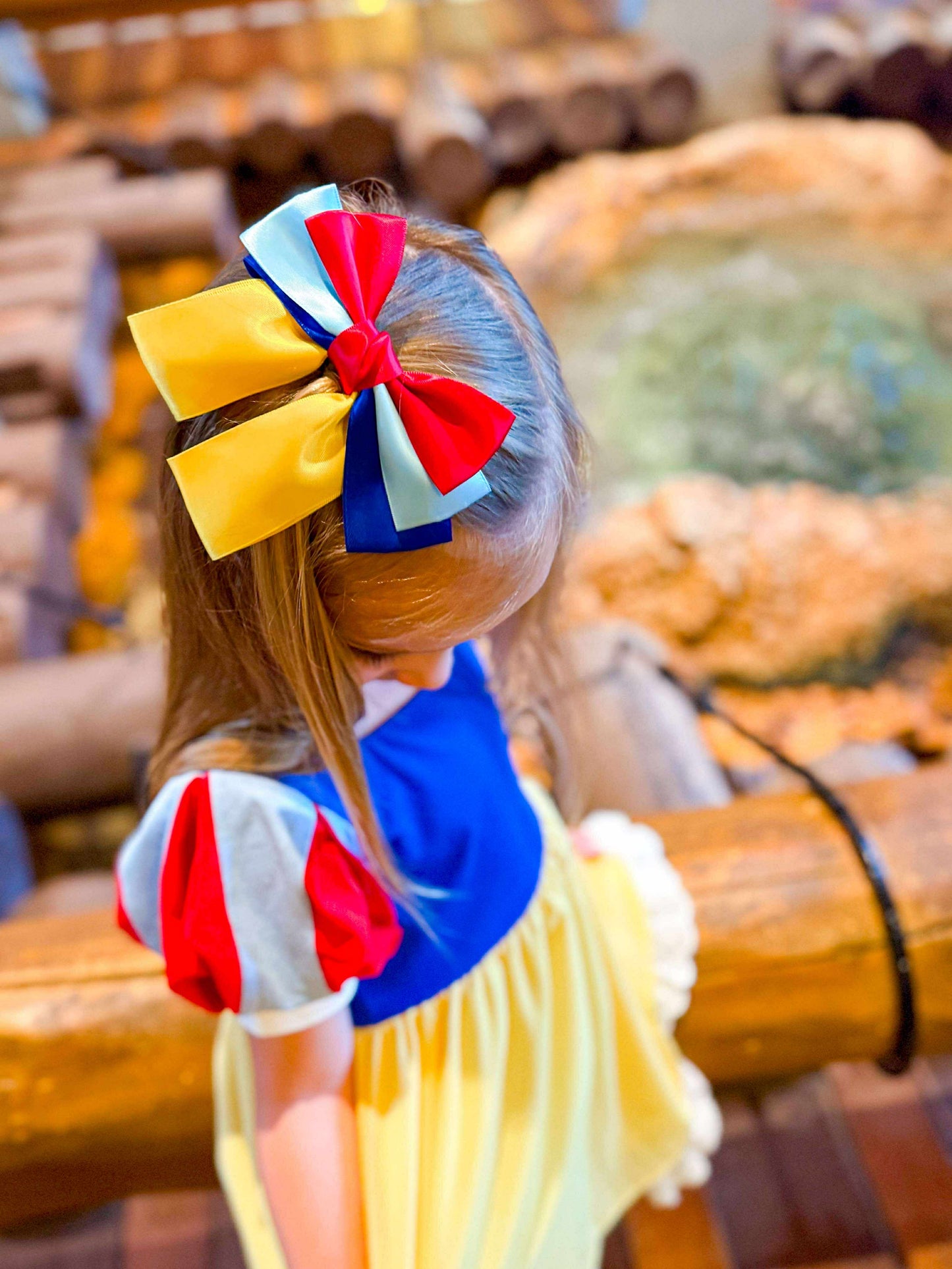 Snow White hair bow