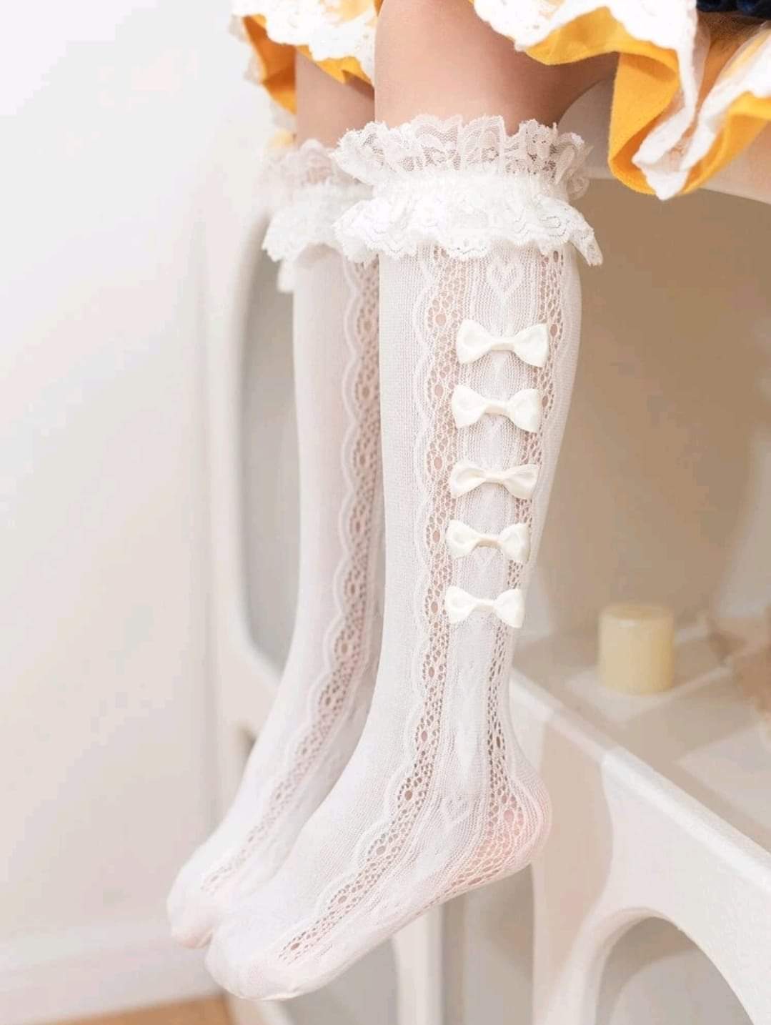Side bow heart lace socks